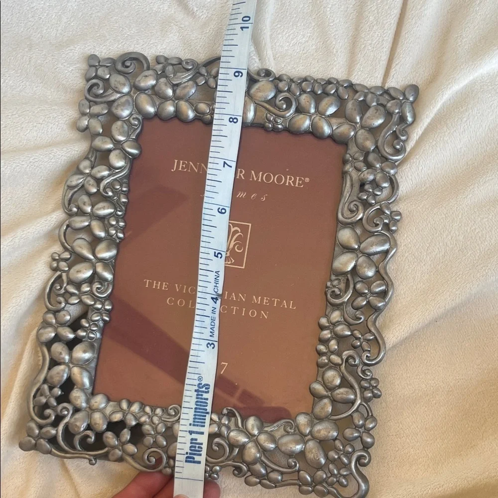 Jennifer Moore Victorian Metal Frame in Silver